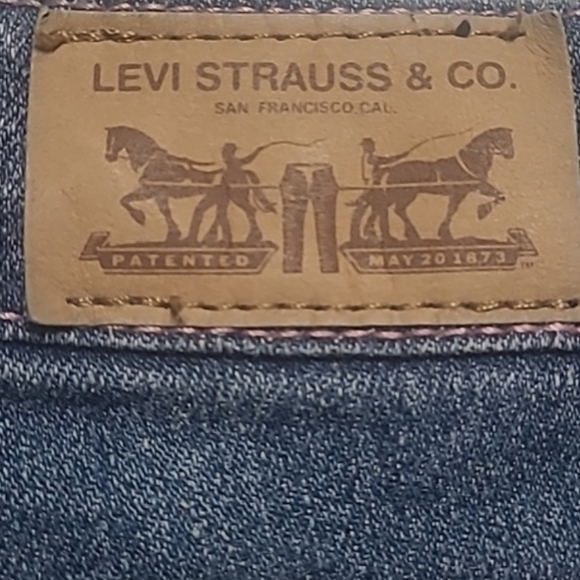 LITTLE GIRL'S LEVI'S BOOT CUT JEANS - Picture 2 of 9
